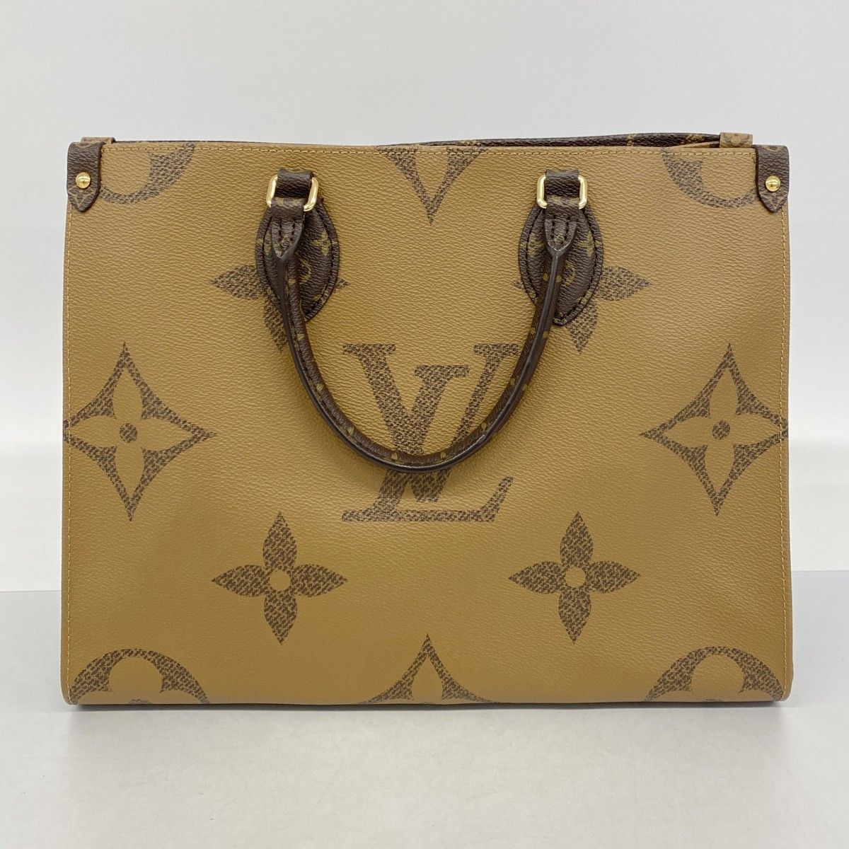 Louis Vuitton Tote Monogram Giant Reverse On The Go MM Brown 2-Way — view 9
