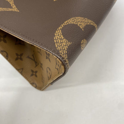 Louis Vuitton Tote Monogram Giant Reverse On The Go MM Brown 2-Way — view 6