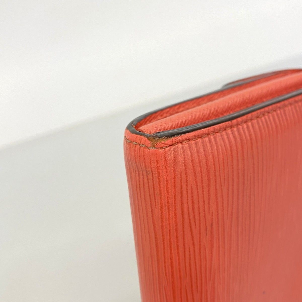 Louis Vuitton Wallet Epi Portefeuille Sarah Corail — view 5