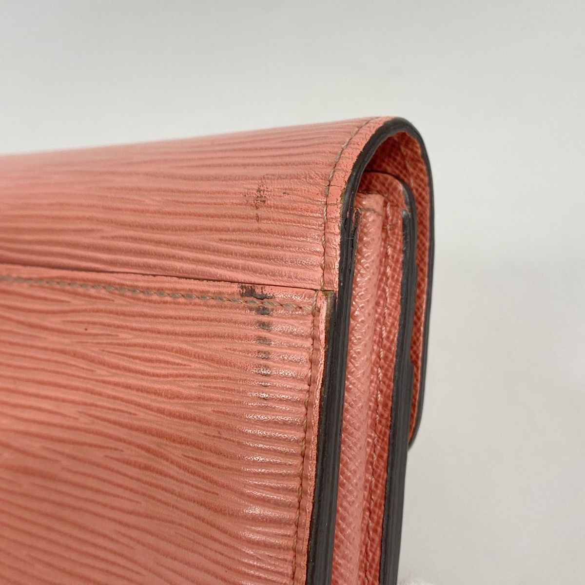 Louis Vuitton Wallet Epi Portefeuille Sarah Corail — view 7