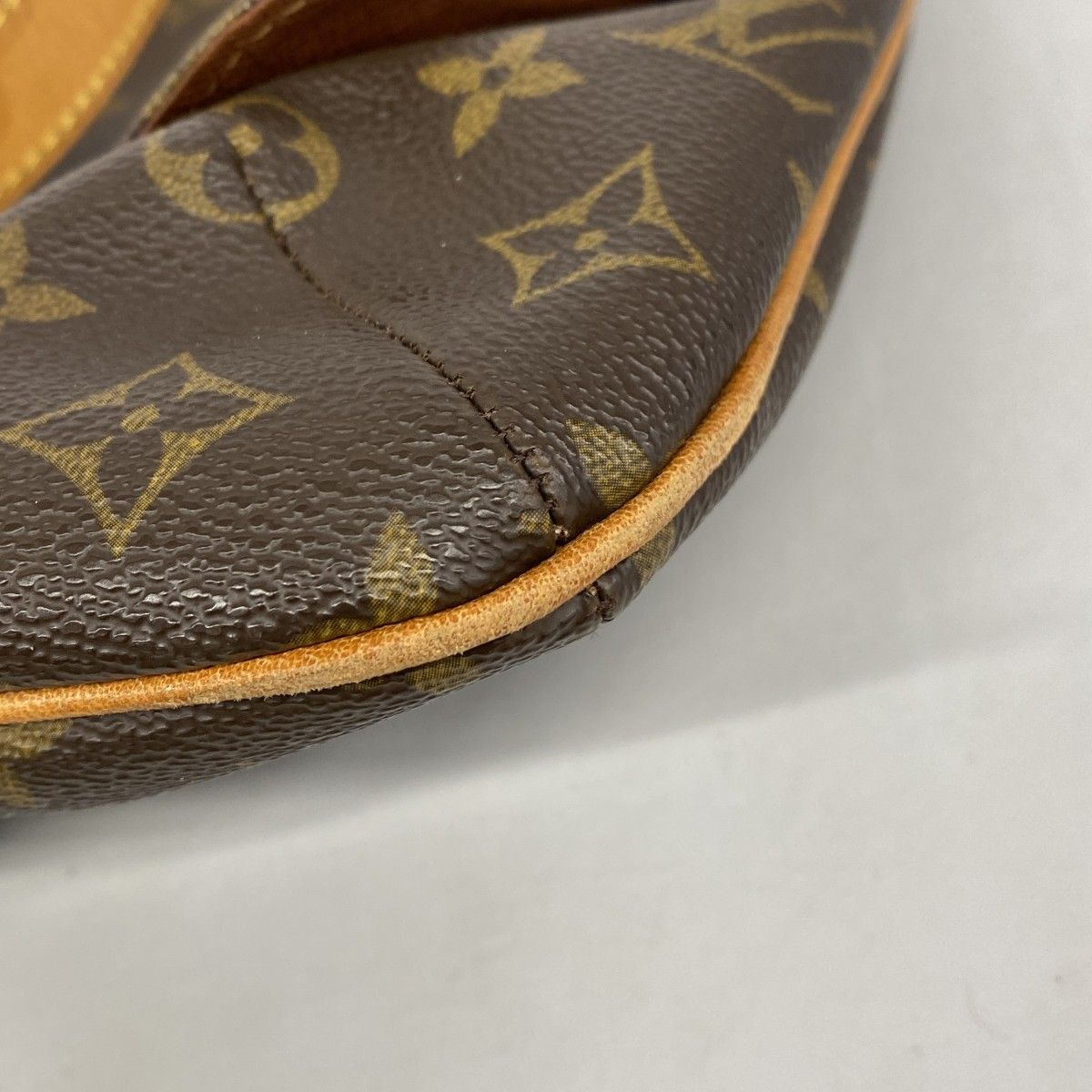 Louis Vuitton Shoulder Bag Monogram Musette Brown — view 6
