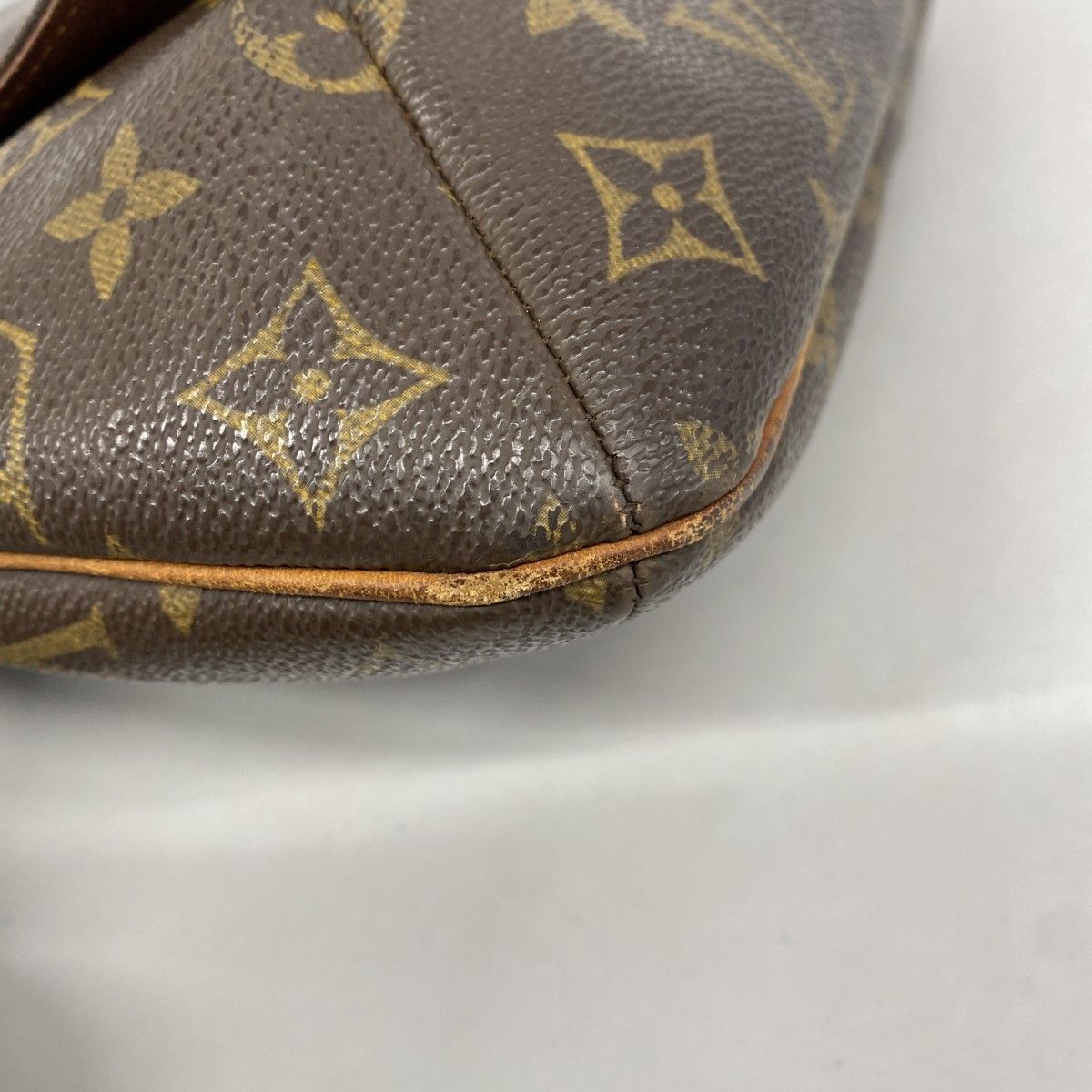 Louis Vuitton Shoulder Bag Monogram Musette Brown — view 9