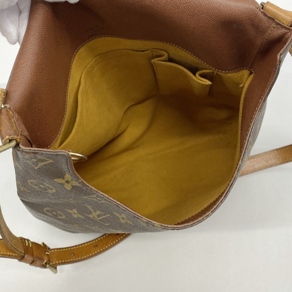Louis Vuitton Shoulder Bag Monogram Musette Brown — view 4