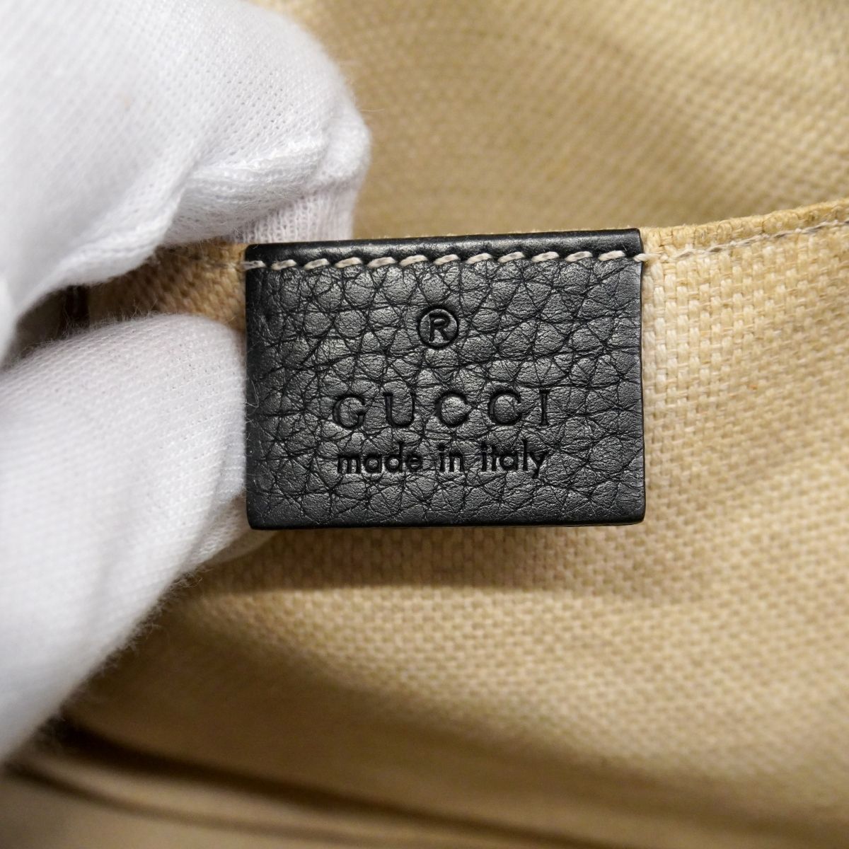 Gucci Shoulder Bag Soho Leather Black Champagne Gold — view 5