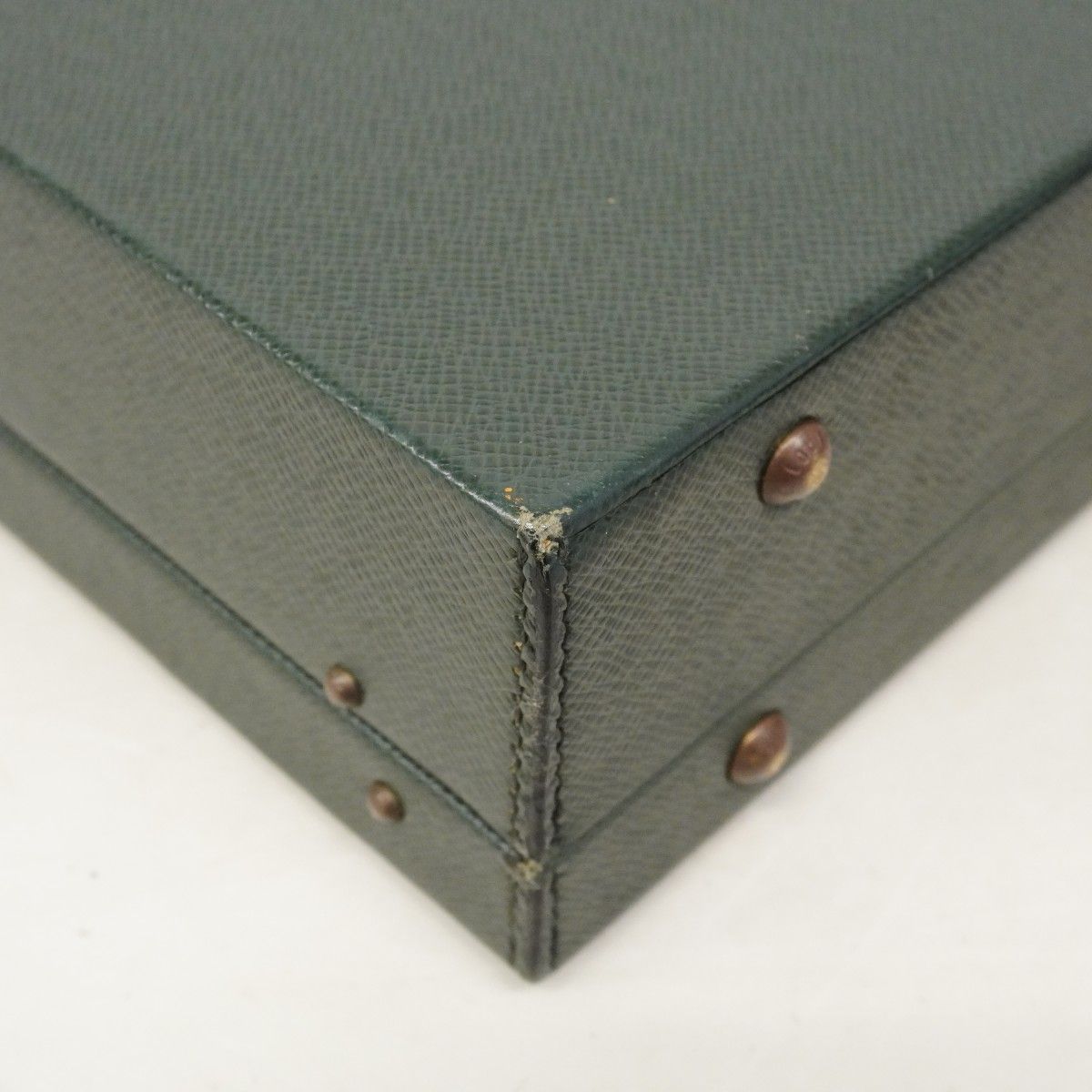 Louis Vuitton Attache Case Taiga Dipolomat 42 Epi Sea Shoulder — view 6