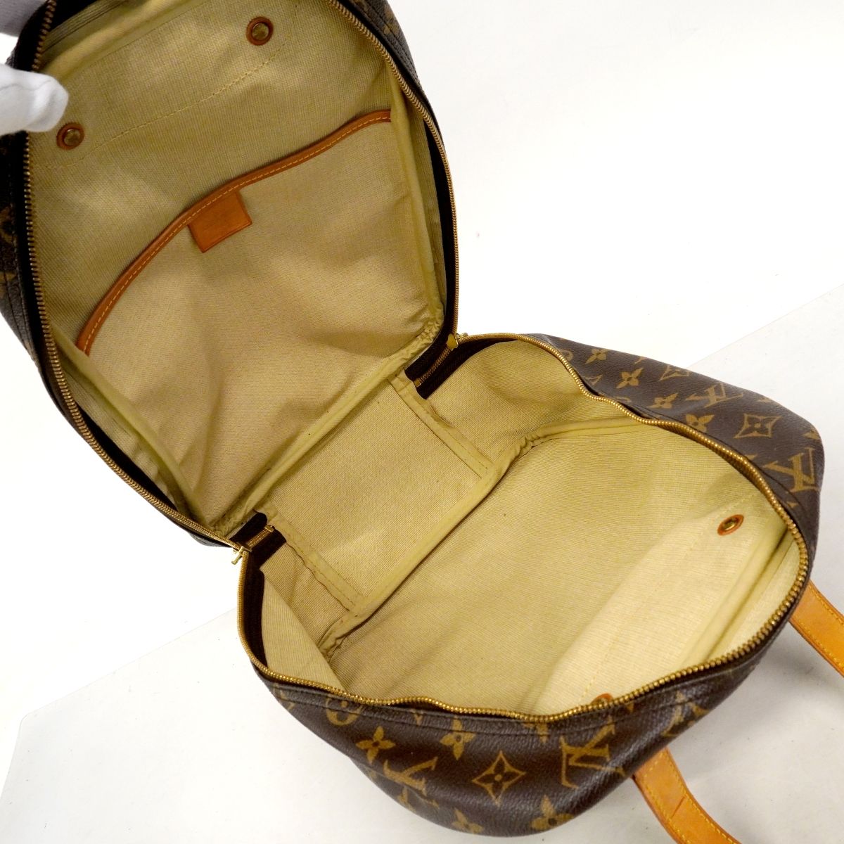 Louis Vuitton Handbag Monogram Excursion Brown — view 4