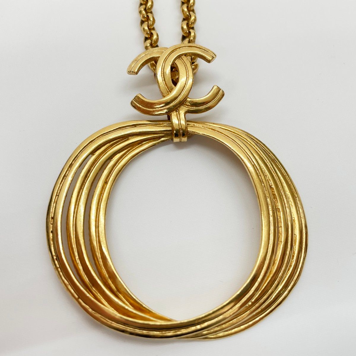 Chanel Pendant Spring Collection CC Logo Turnlock Gold Vintage — view 2