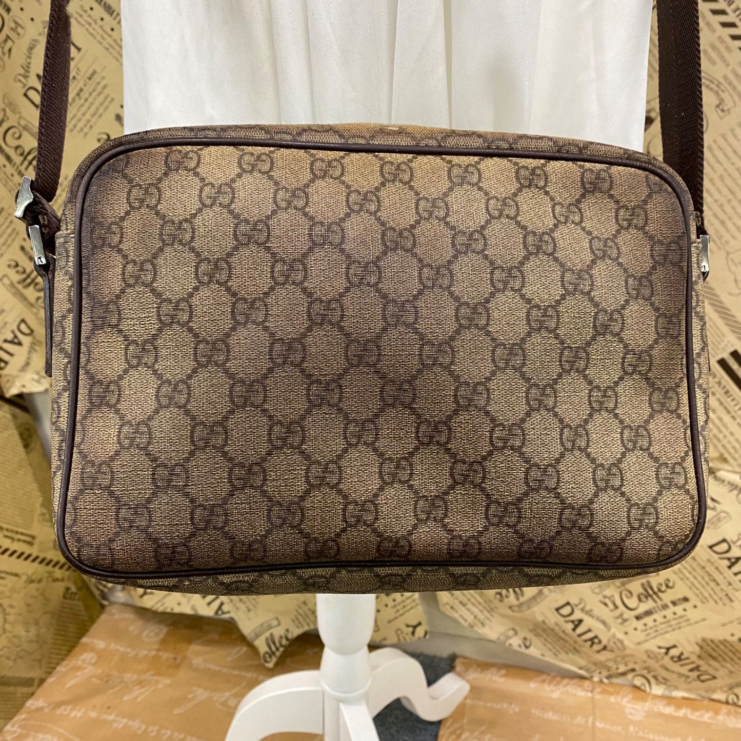 Gucci Shoulder Bag Crossbody GG Canvas Brown — view 2