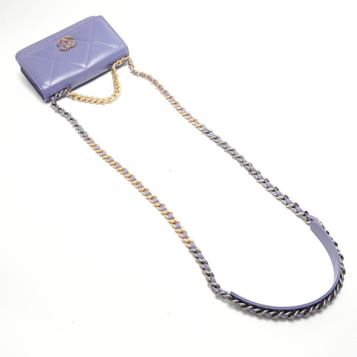 Chanel Shoulder Bag 19 Quilted 2-Way Chain Wallet — view 8