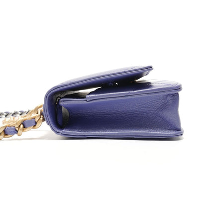 Chanel Shoulder Bag 19 Quilted 2-Way Chain Wallet — view 3