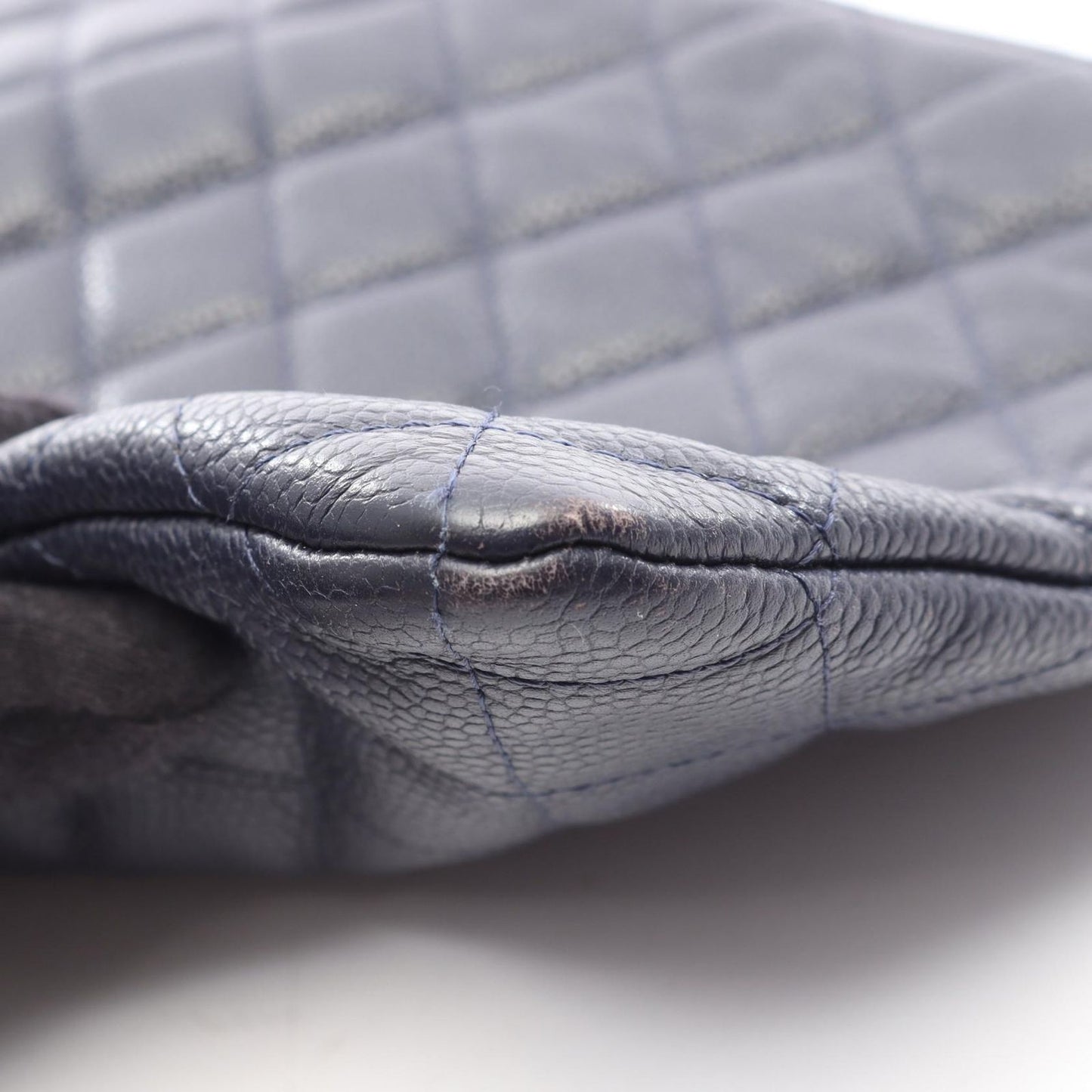 Chanel Clutch Quilted Navy Caviar Leather — view 9