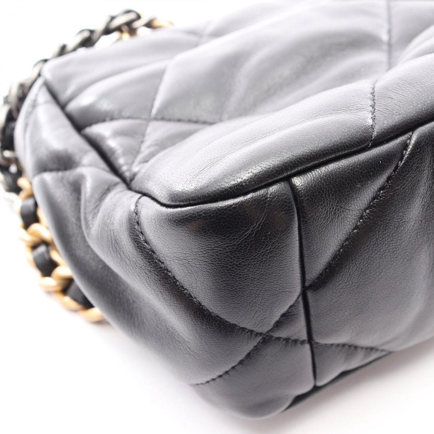 Chanel Shoulder Bag 19 Dizeneuf 2-Way Black Lambskin 19 Quilted Chain — view 7