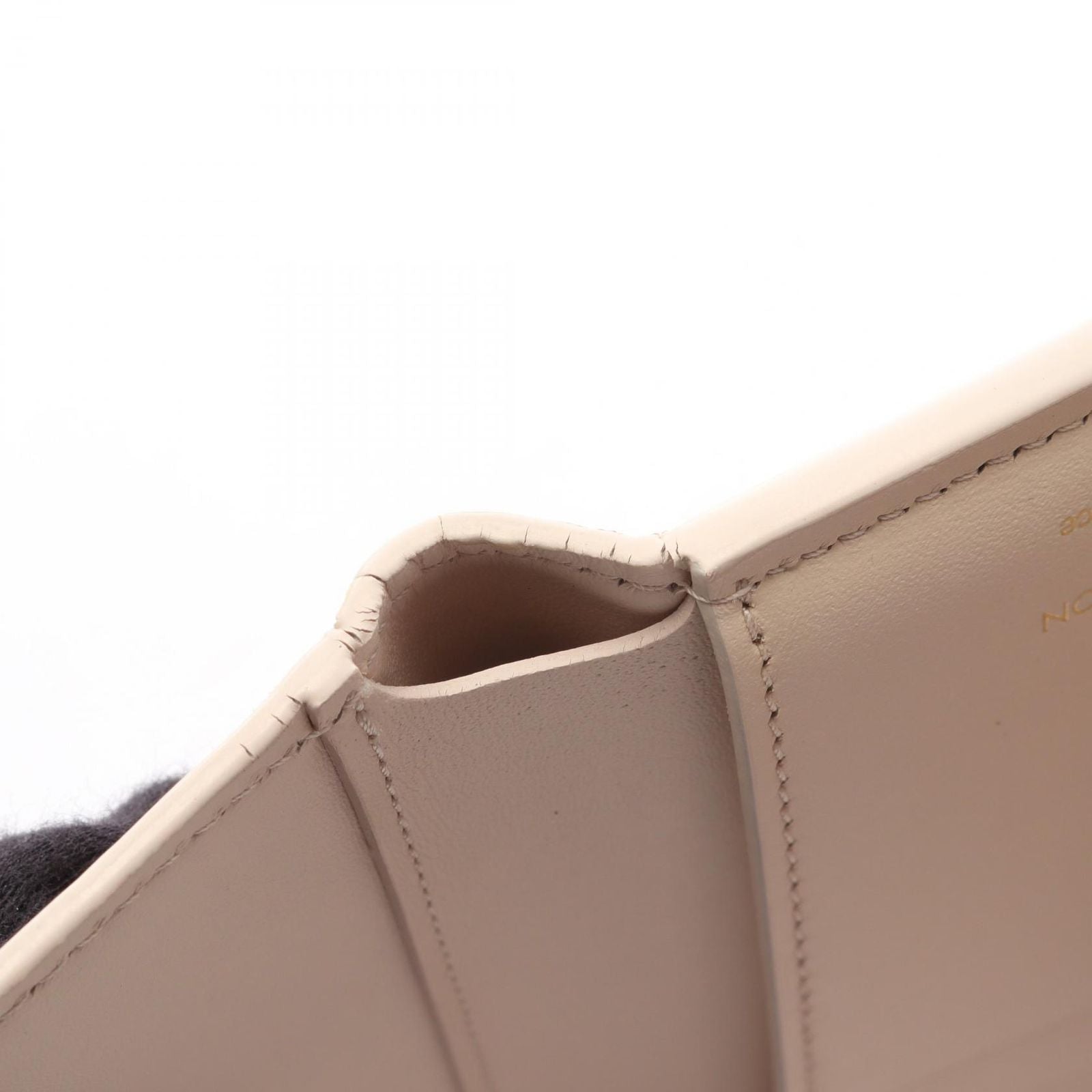 Louis Vuitton Trifold Wallet Portefeuille Capucines Compact Quartz Leather Watch — view 9