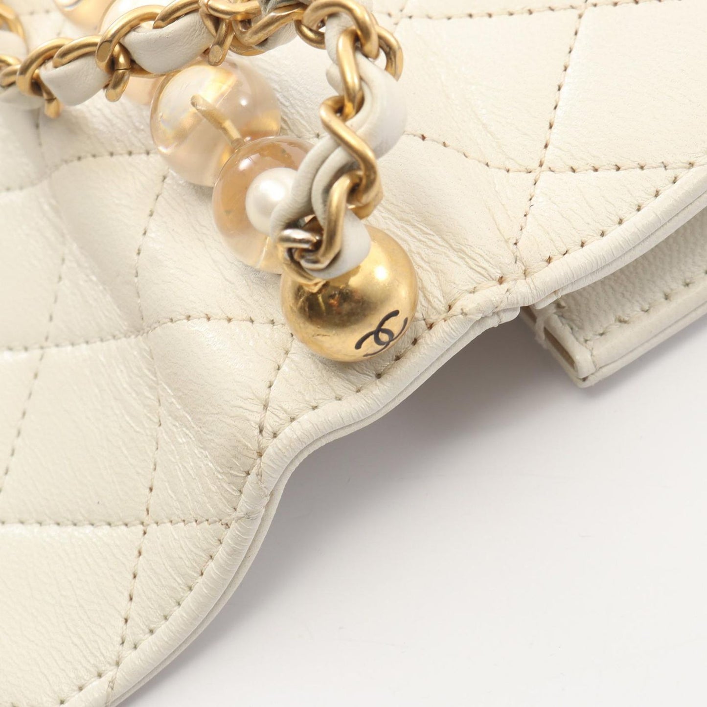 Chanel Shoulder Bag Quilted White Leather Chain — view 6