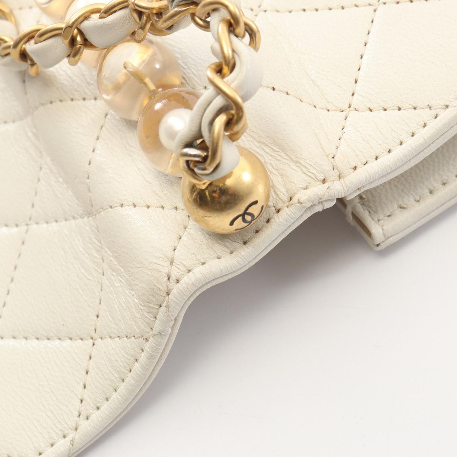 Chanel Shoulder Bag Quilted White Leather Chain — view 6