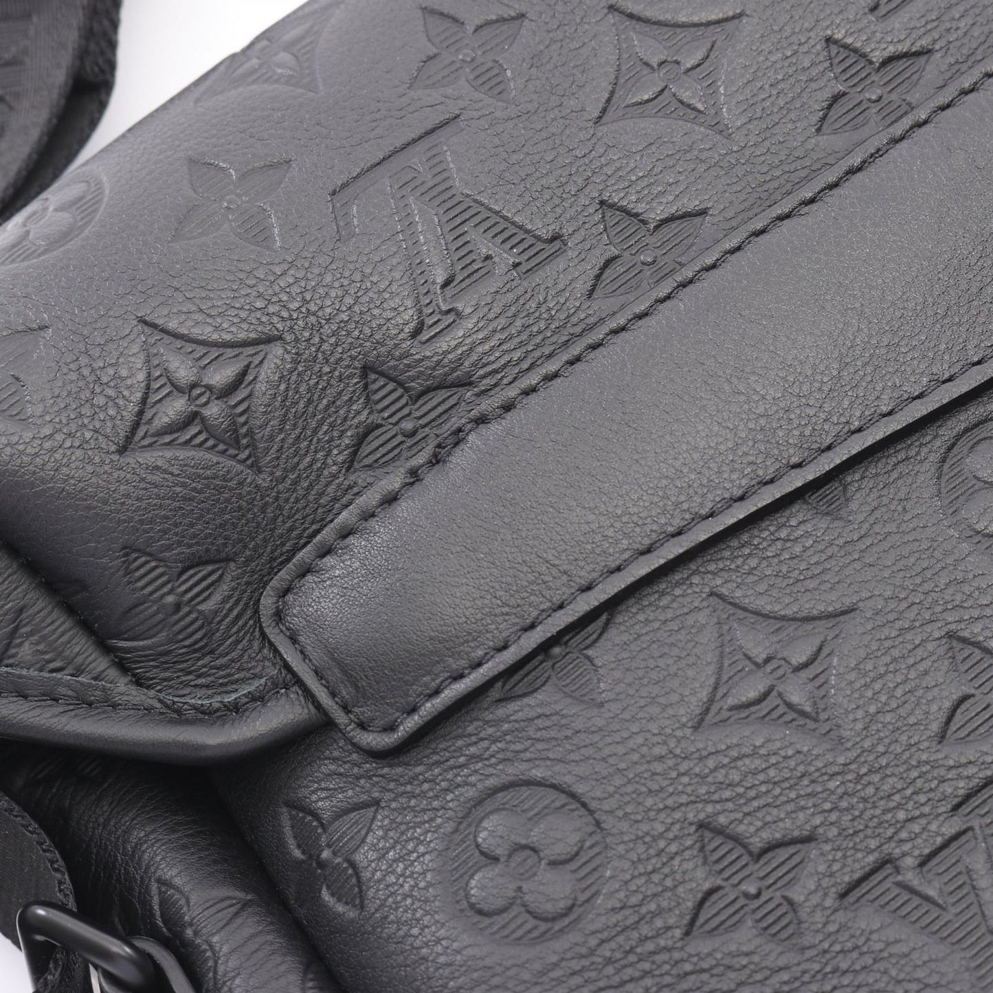 Louis Vuitton Shoulder Bag Messenger Voyage PM Monogram Shadow Noir Leather — view 7