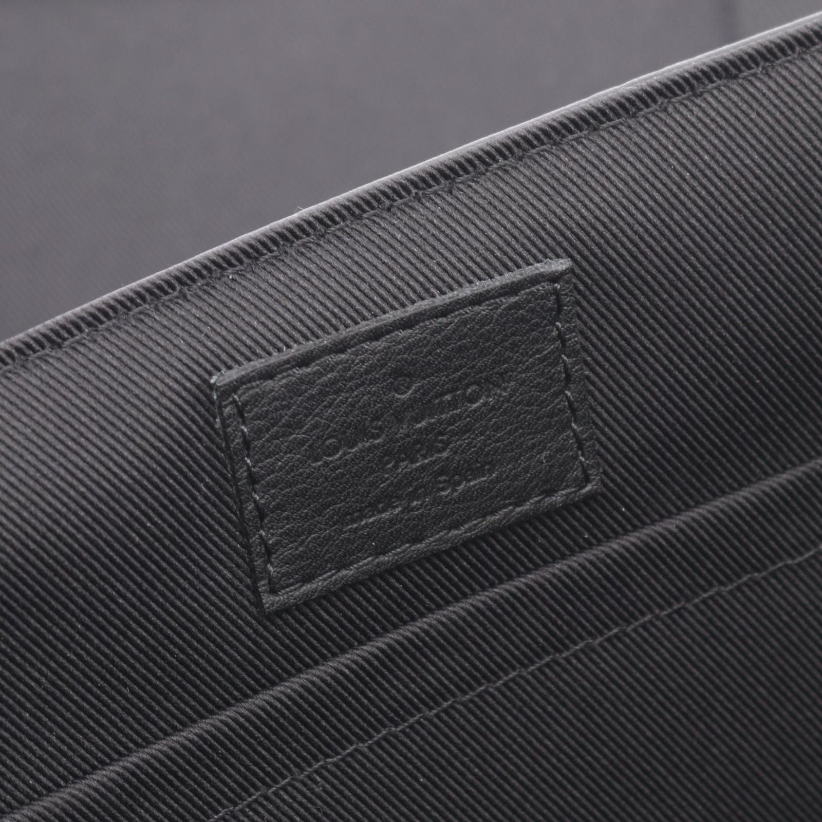 Louis Vuitton Shoulder Bag Messenger Voyage PM Monogram Shadow Noir Leather — view 4