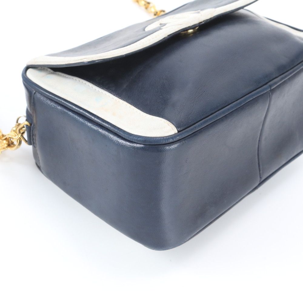 Chanel Lambskin Leather Chain Shoulder Bag Crossbody — view 4