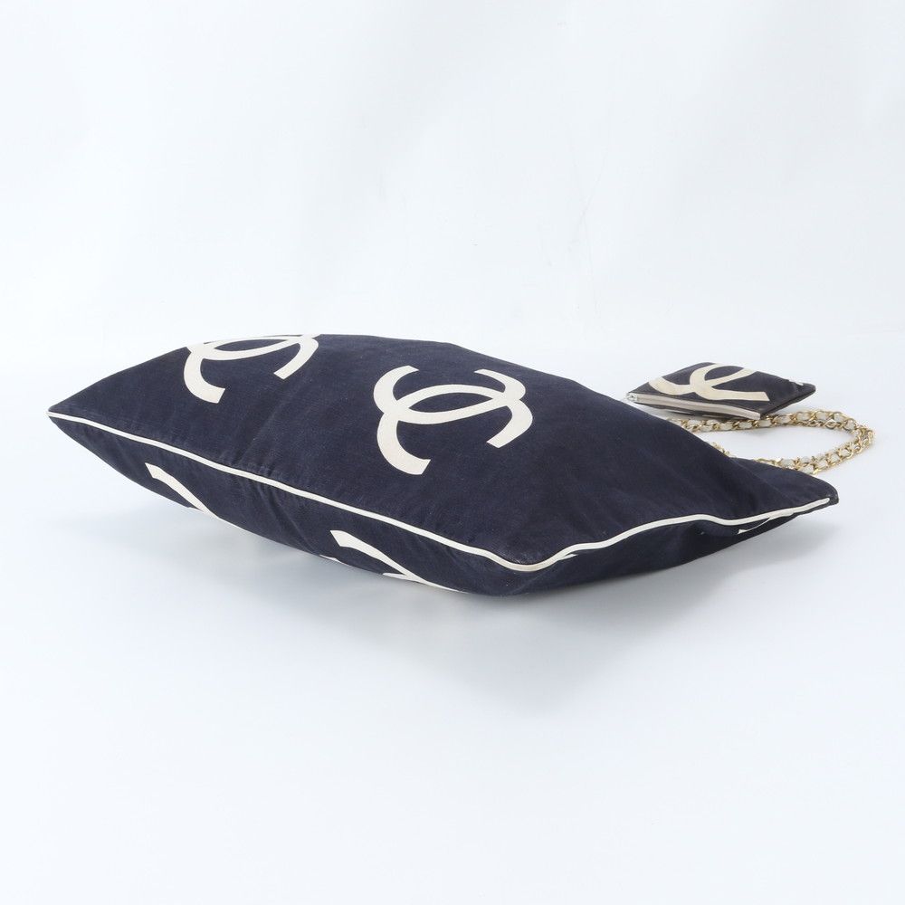 Chanel CC Logo Chain Tote Shoulder Hand — view 4