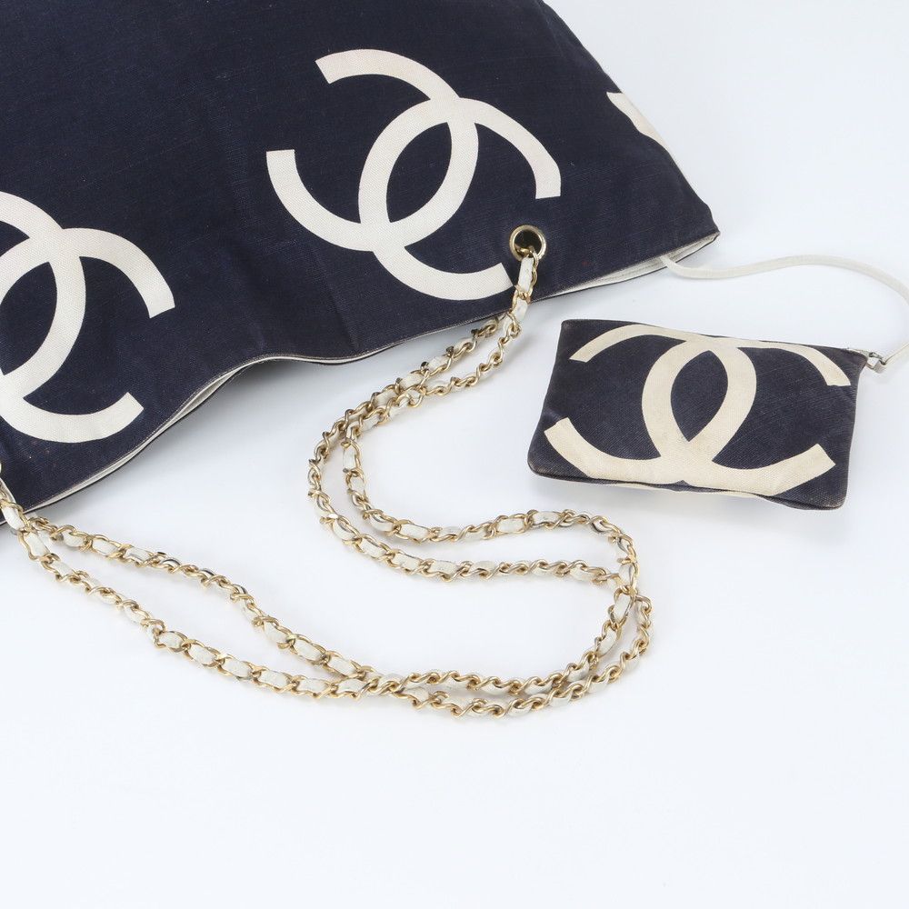 Chanel CC Logo Chain Tote Shoulder Hand — view 3