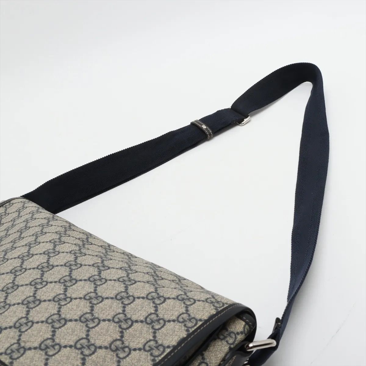 Gucci GG Supreme Leather Shoulder Bag Crossbody Messenger Navy — view 5