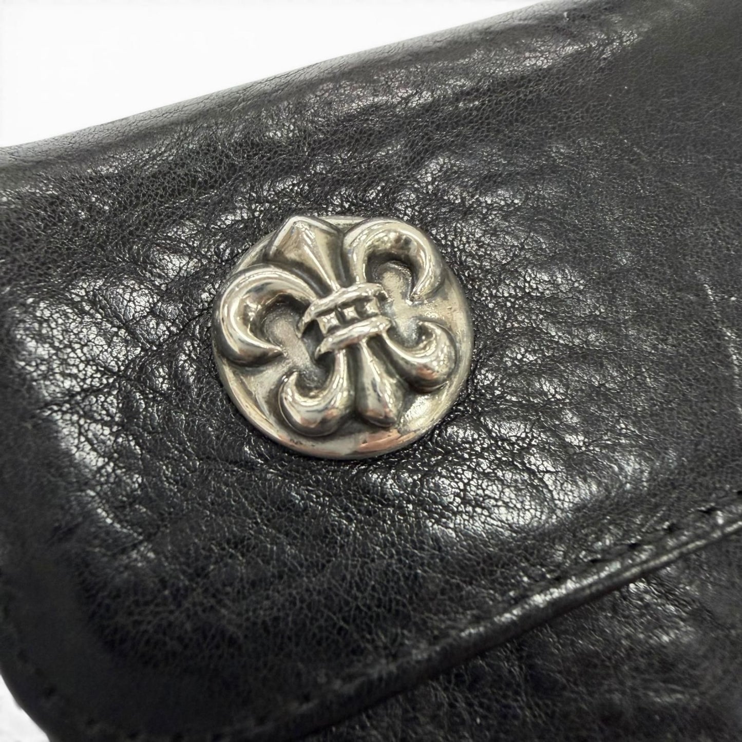 Chrome Hearts Wave BS Fluer Leather BS Flare Button Dagger Zip Wallet Bifold — view 7