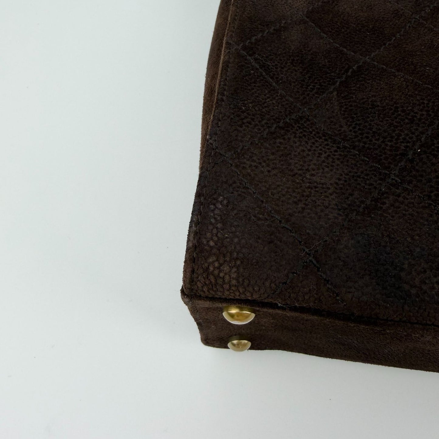 Chanel CC Logo Quilted Shoulder Bag Brown Suede Vintage — view 9