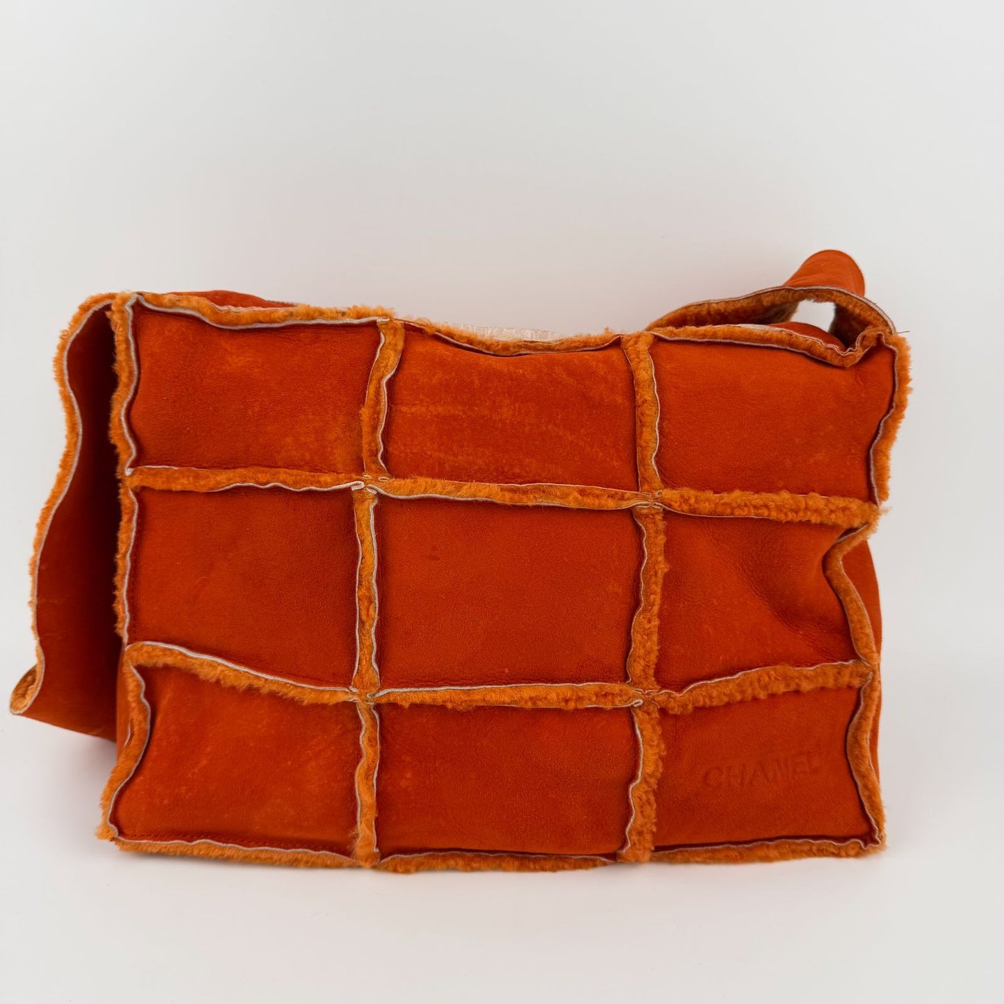 Chanel CC Logo Choco Bar Shoulder Bag Orange Shearling Suede Vintage — view 2