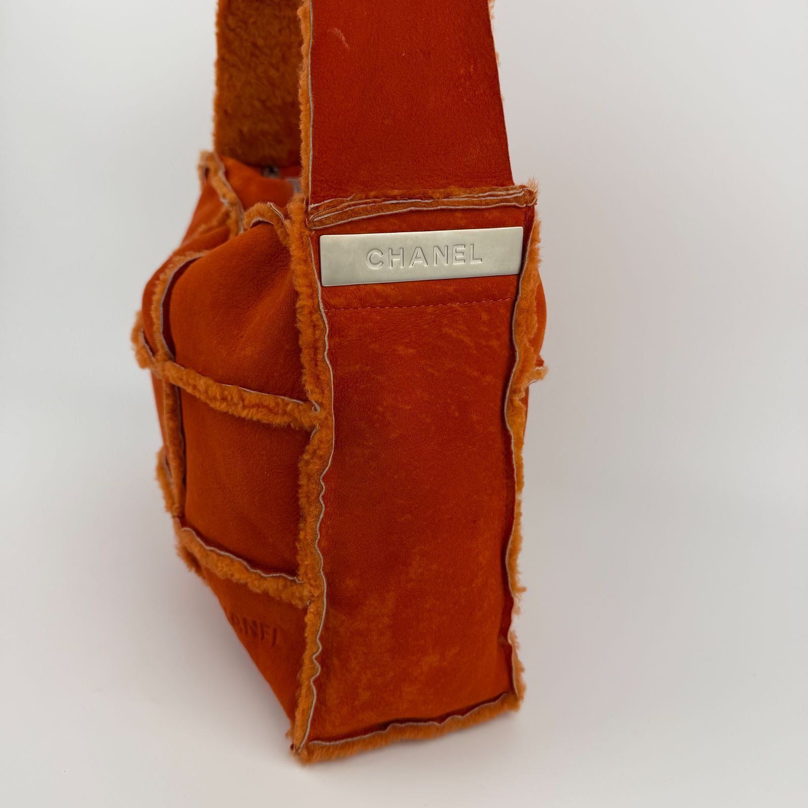 Chanel CC Logo Choco Bar Shoulder Bag Orange Shearling Suede Vintage — view 4