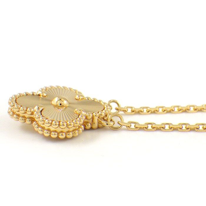 Van Cleef & Arpels Necklace Vintage Alhambra Guilloche 18k Yellow Gold Box Paper — view 2