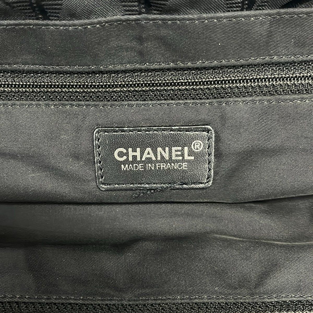 Chanel Tote New Travel Line MM Black Leather — view 9