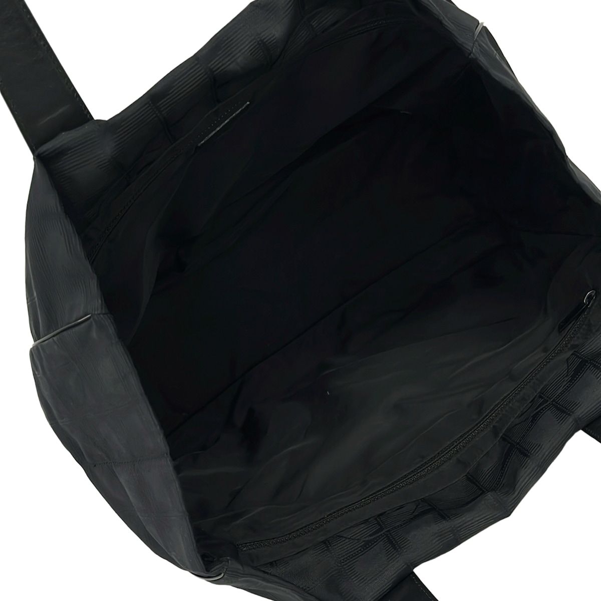 Chanel Tote New Travel Line MM Black Leather — view 7