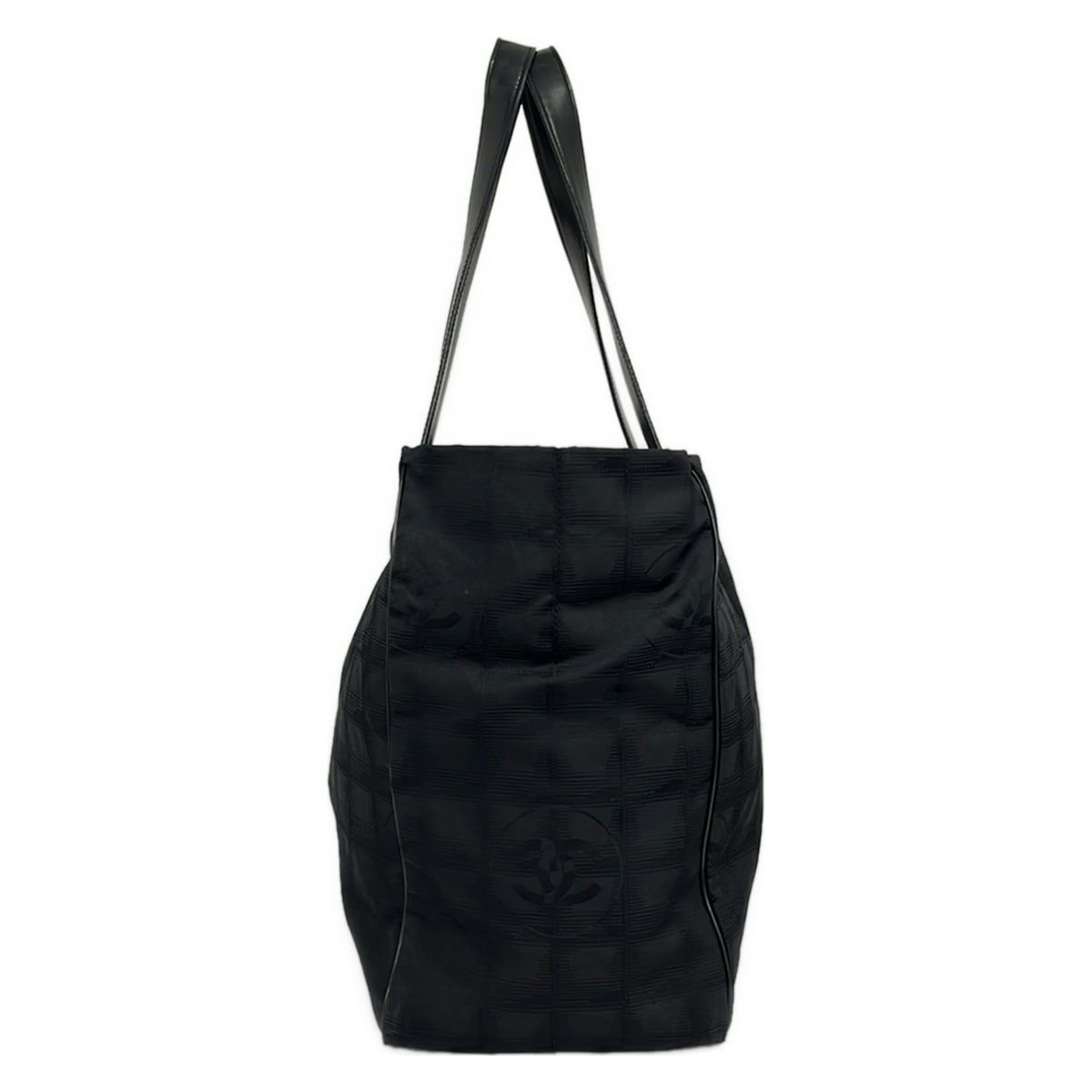 Chanel Tote New Travel Line MM Black Leather — view 4