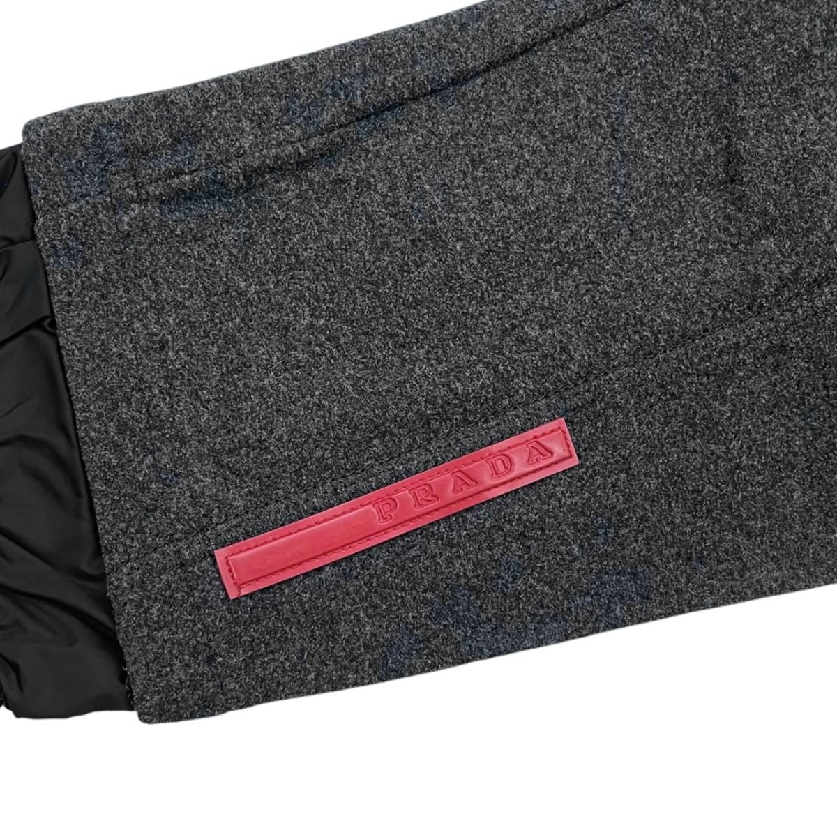 Prada Jamba Logo Tag Hoodie M Polyester Nylon Gray Black — view 7