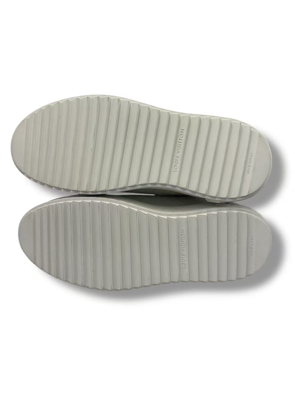 Louis Vuitton Sneakers Monogram Leather with Logo White — view 9