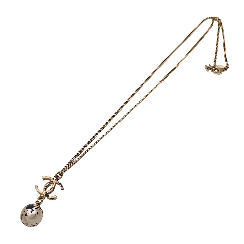 Chanel Necklace Faux Pearl Gold Black Paint CC Logo — view 3