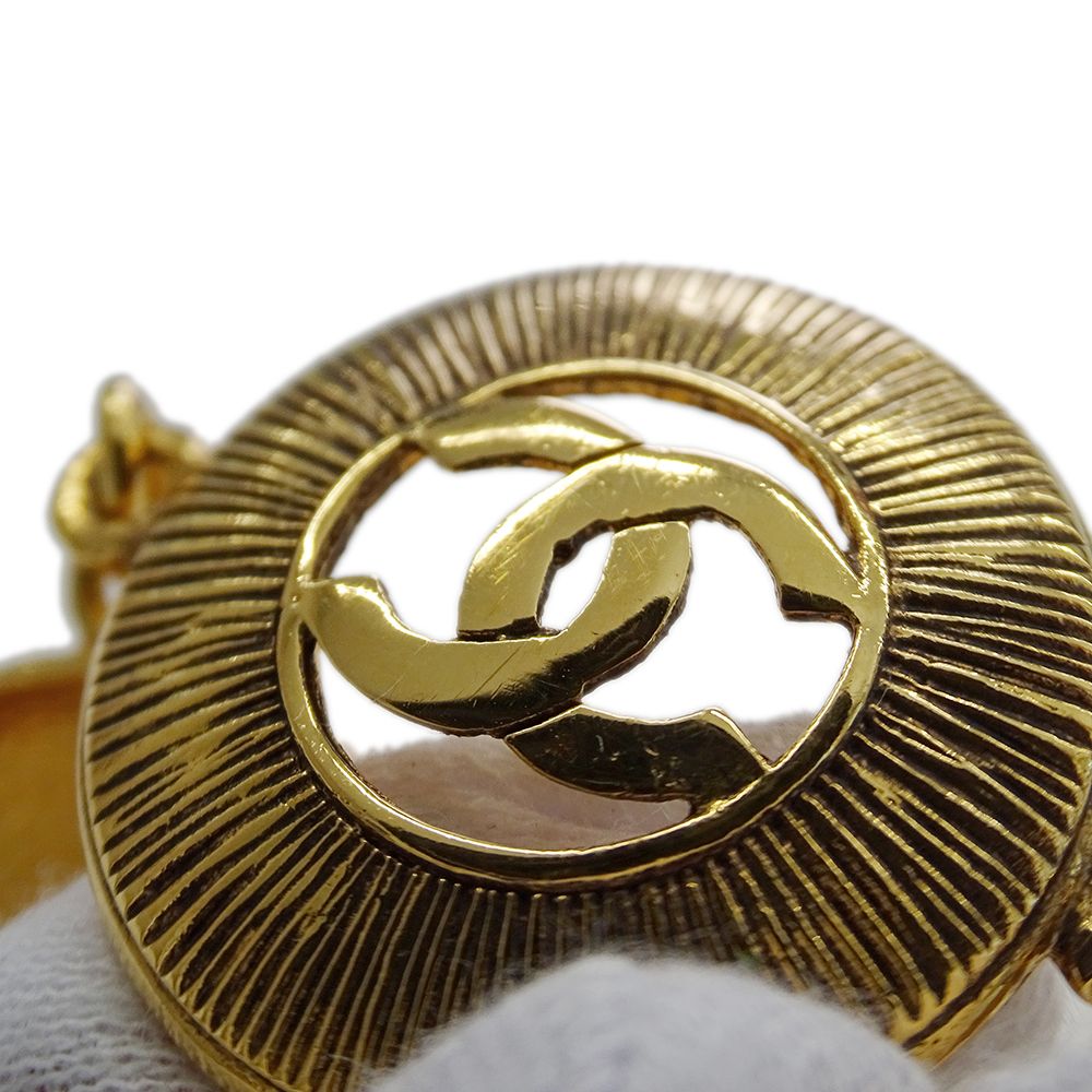 Chanel Bracelet Gold CC Logo Circle Large — view 9