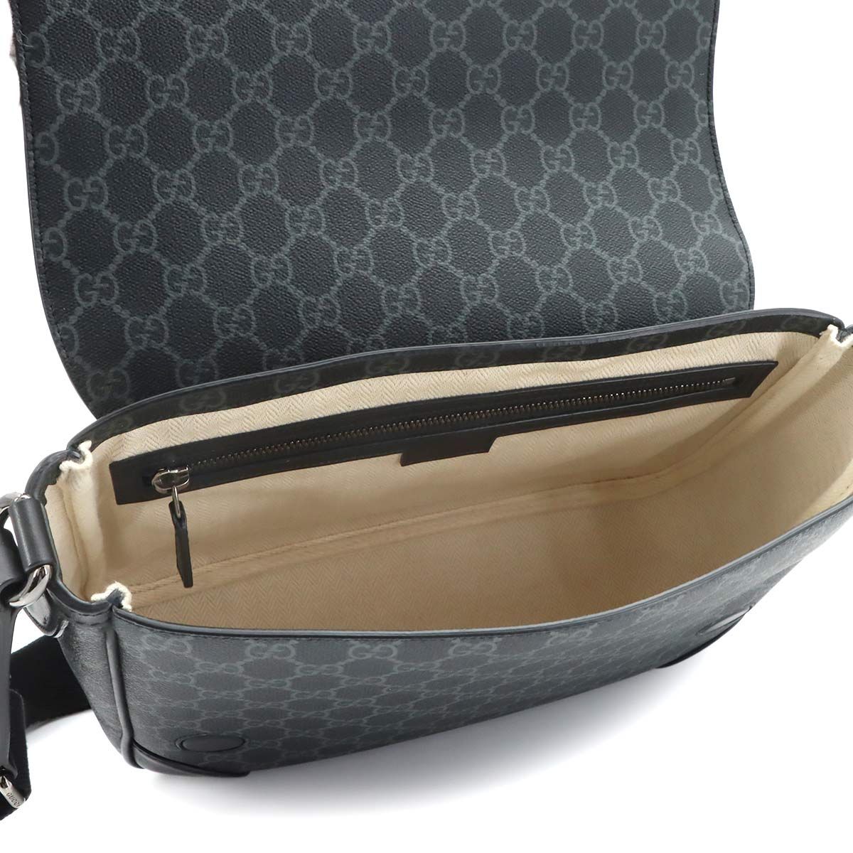 Gucci GG Emblem Crossbody Shoulder Bag Leather Black — view 7