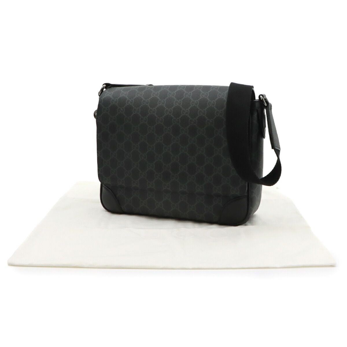 Gucci GG Emblem Crossbody Shoulder Bag Leather Black — view 2