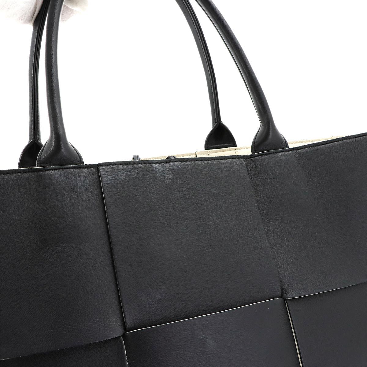 Bottega Veneta Intrecciato Arco Tote Leather Black — view 8