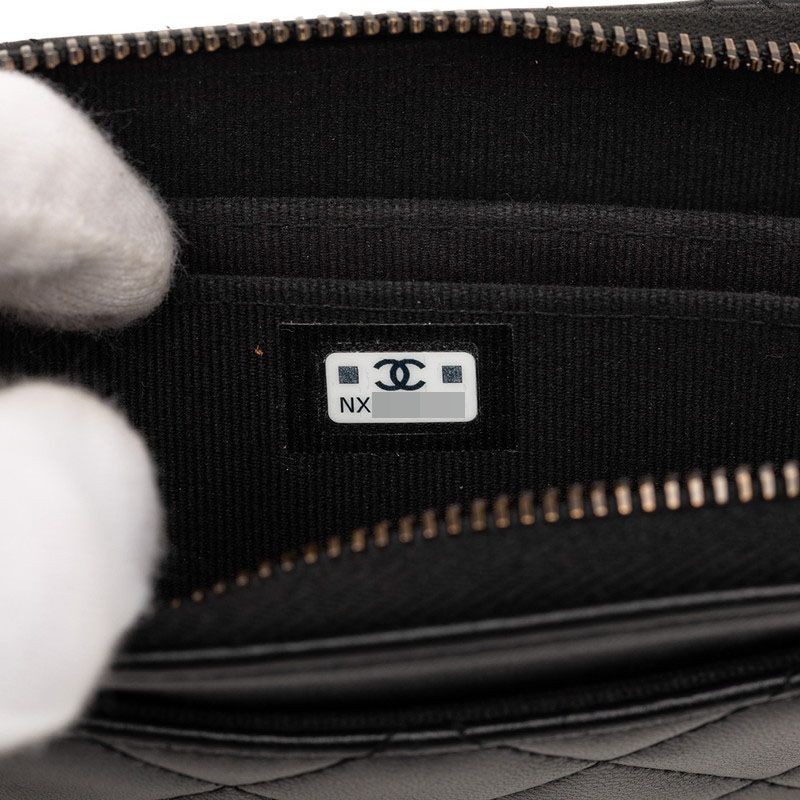 Chanel CC Logo Quilted Card Case Black Lambskin — view 9
