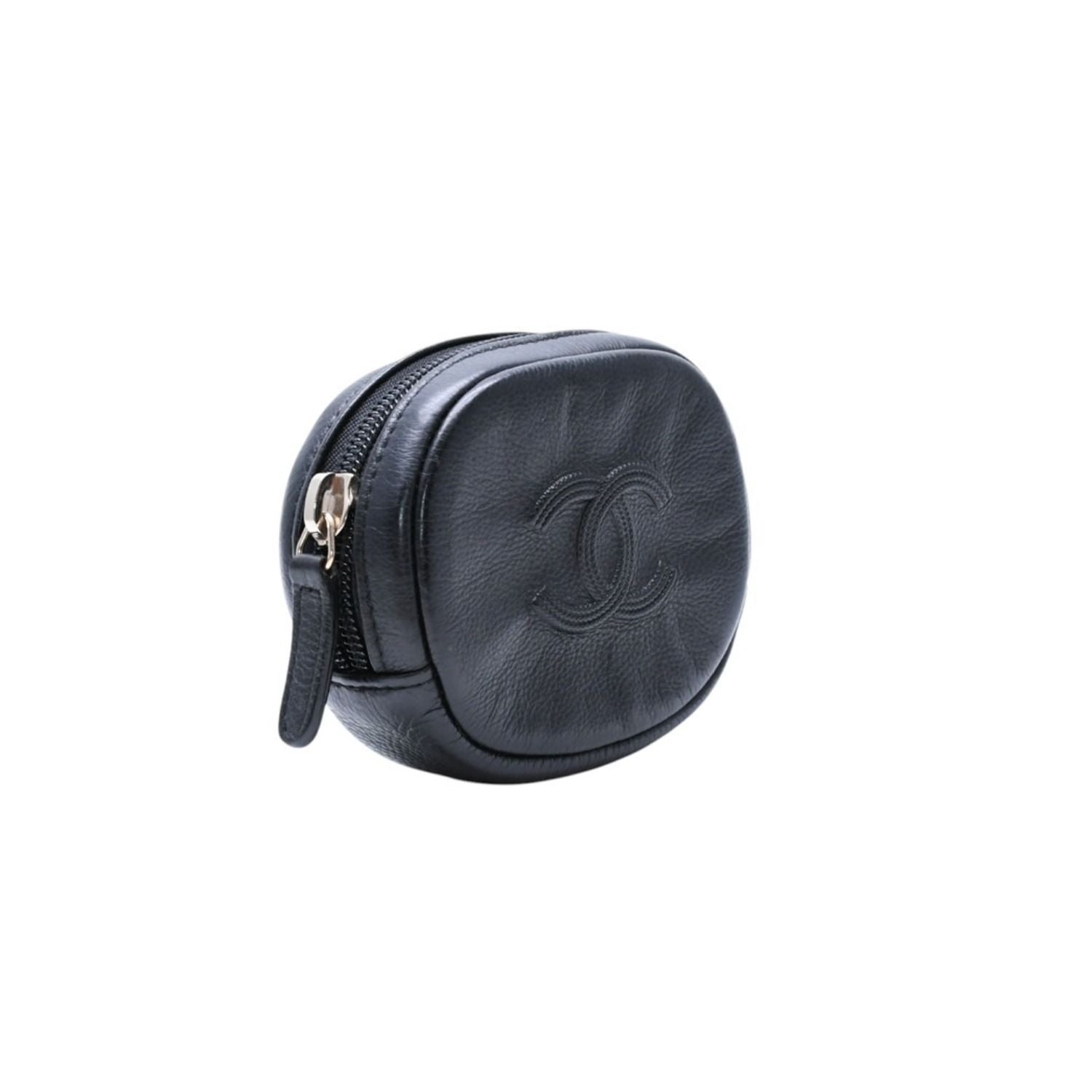 Chanel Coin Purse CC Logo Round Leather Black Gold — view 3