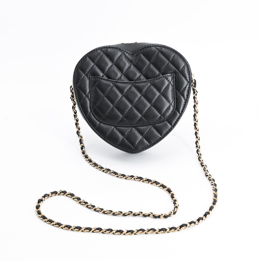 Chanel Shoulder Bag Heart — view 3