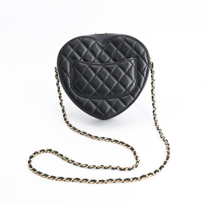 Chanel Shoulder Bag Heart — view 3