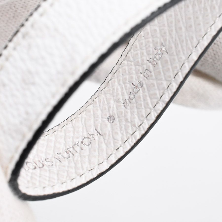 Louis Vuitton Key Holder Dragonne — view 4