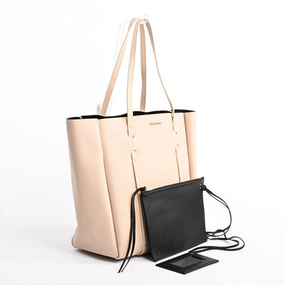 Balenciaga Tote Everyday Totes Beige — view 2