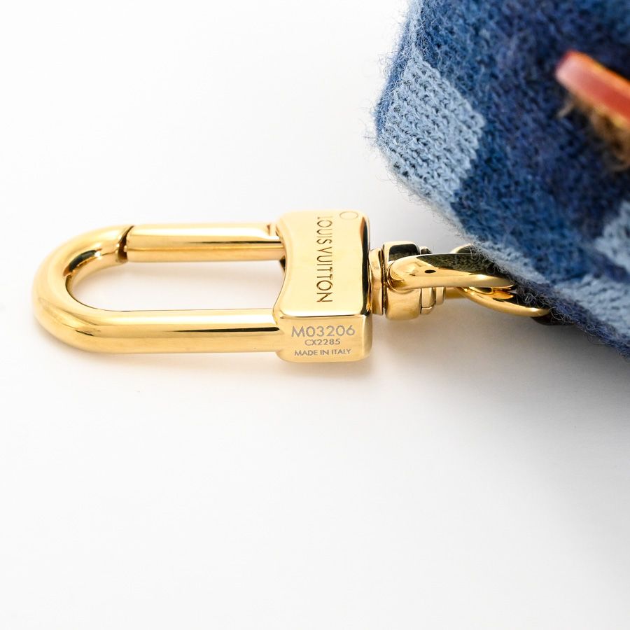 Louis Vuitton Charm LV Bear Keychain — view 5