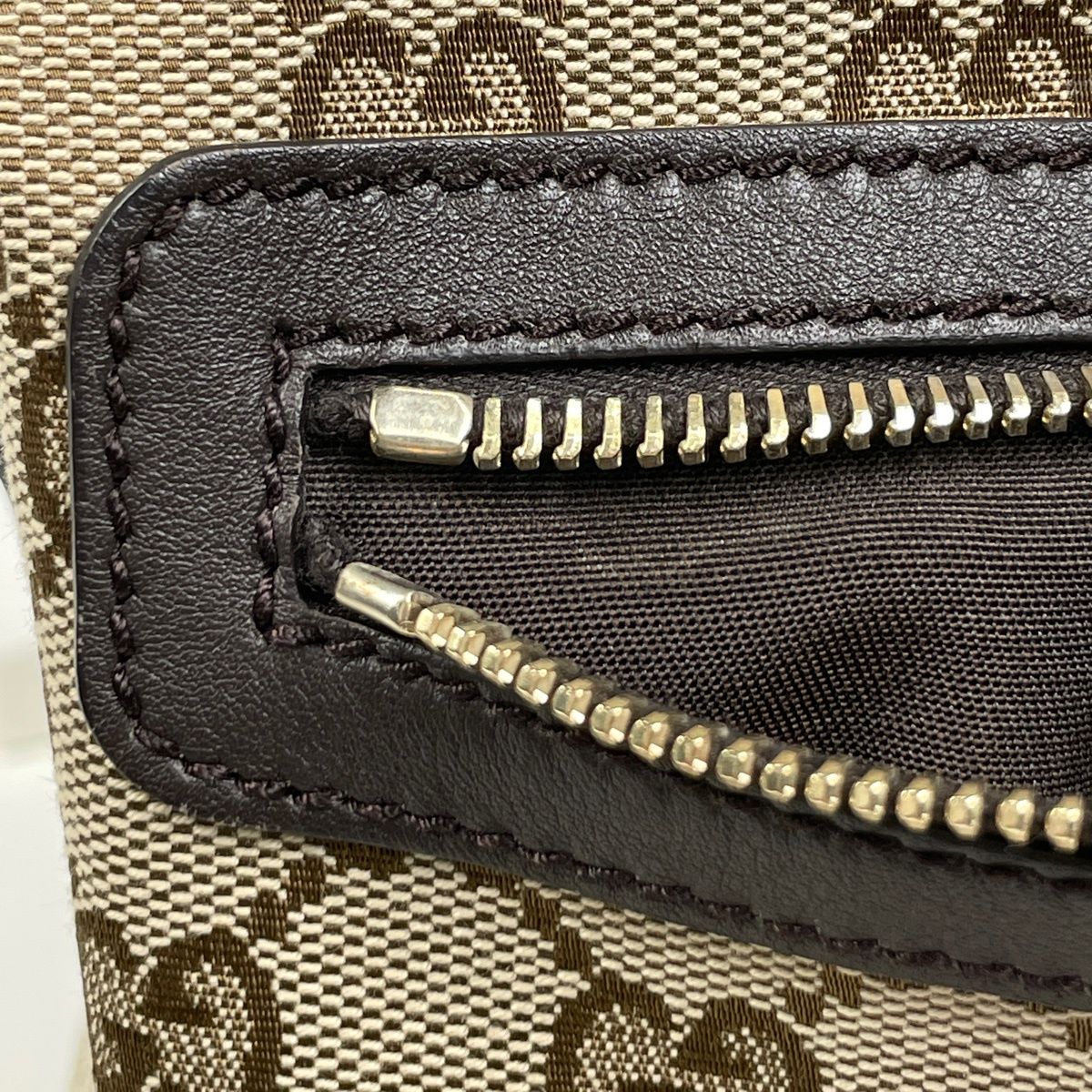 Gucci GG Pattern Shoulder Bag Canvas Brown — view 4
