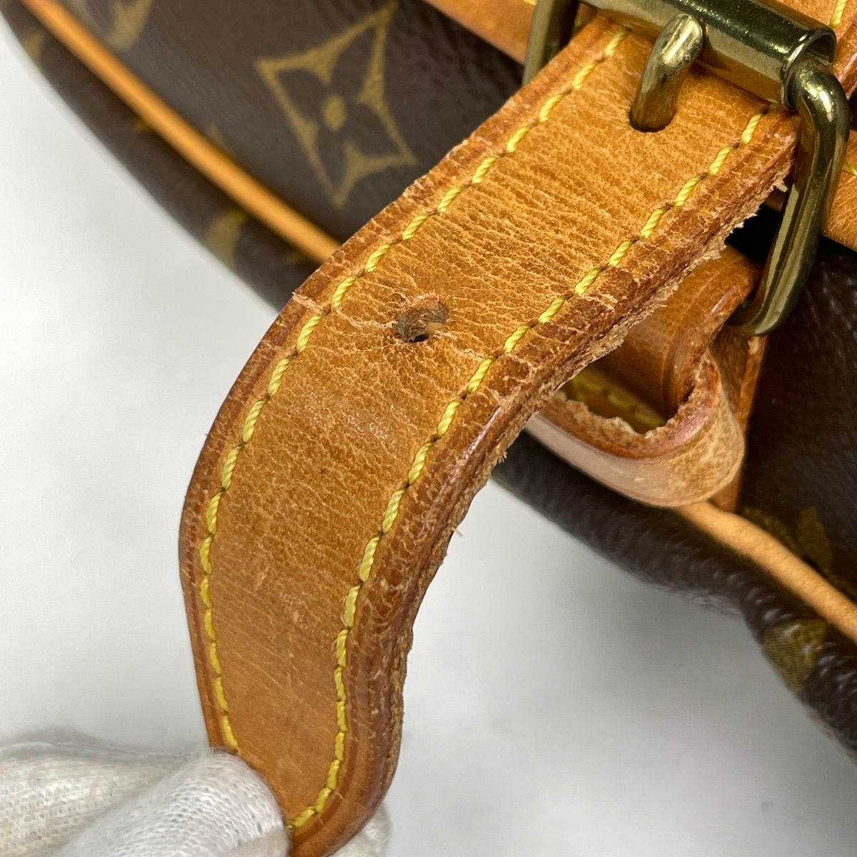 Louis Vuitton Saumur 30 Crossbody Shoulder Bag Monogram Brown — view 4