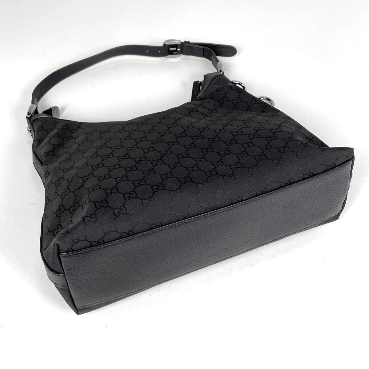 Gucci GG Pattern Shoulder Bag Nylon Black — view 2